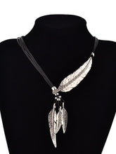 Load image into Gallery viewer, Metal Feather Pendant Necklace