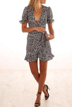 Load image into Gallery viewer, Deep V Neck Floral Printed Short Sleeve Bodycon Dresses