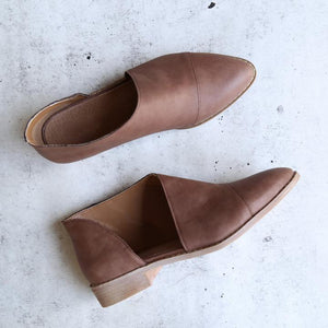 Fashion Retro Pointed Shallow Flat Sole Shoes