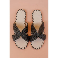 Load image into Gallery viewer, Fashion Versatile Woven Flat Slippers Sandals