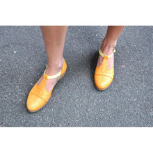 Load image into Gallery viewer, Retro Comfortable Thick Heel Casual Flats