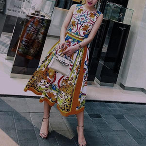 Round-Necked Sleeveless Vintage Floral Print Maxi Casual Dress