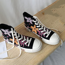 Load image into Gallery viewer, Brief Floral Printed Flat High Tube Sneakers