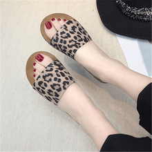 Load image into Gallery viewer, Fashion Round Head Leopard Flat Slippers