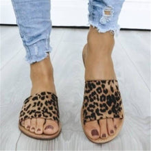 Load image into Gallery viewer, Fashion Round Head Leopard Flat Slippers