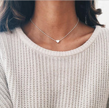 Load image into Gallery viewer, Fashion Alloy Heart Simple Clavicle Necklace